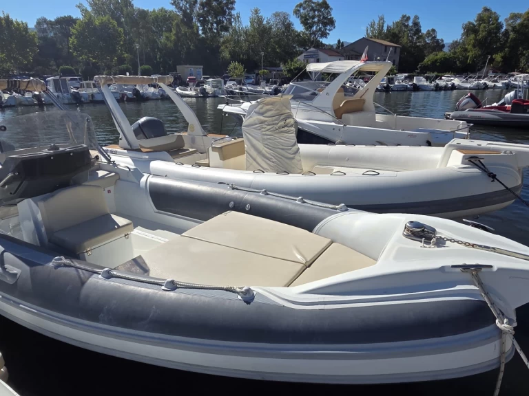 Wynajem łodzi Saint-Florent tanio 800