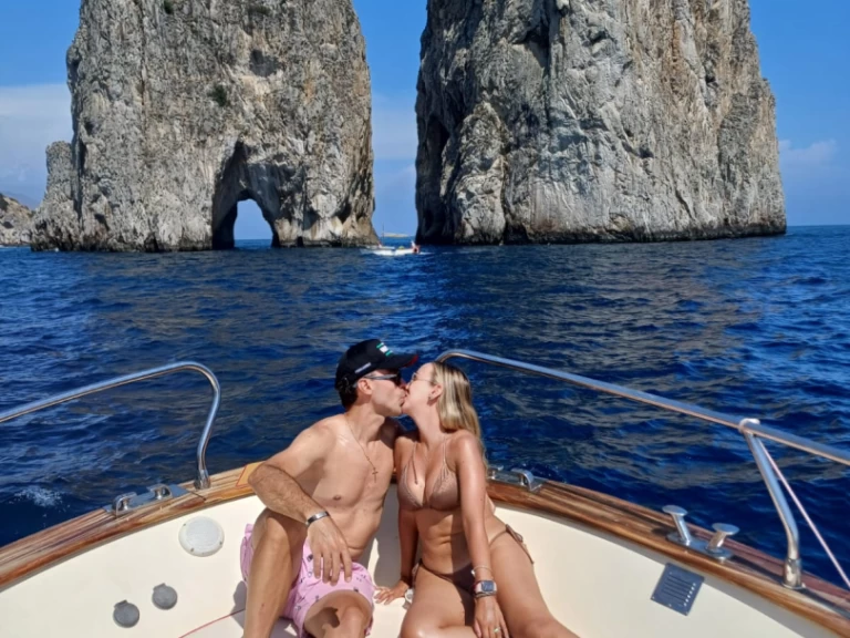 Wynajem łodzi Di luccia Gozzo sorrentino w Massa Lubrense na SamBoat 