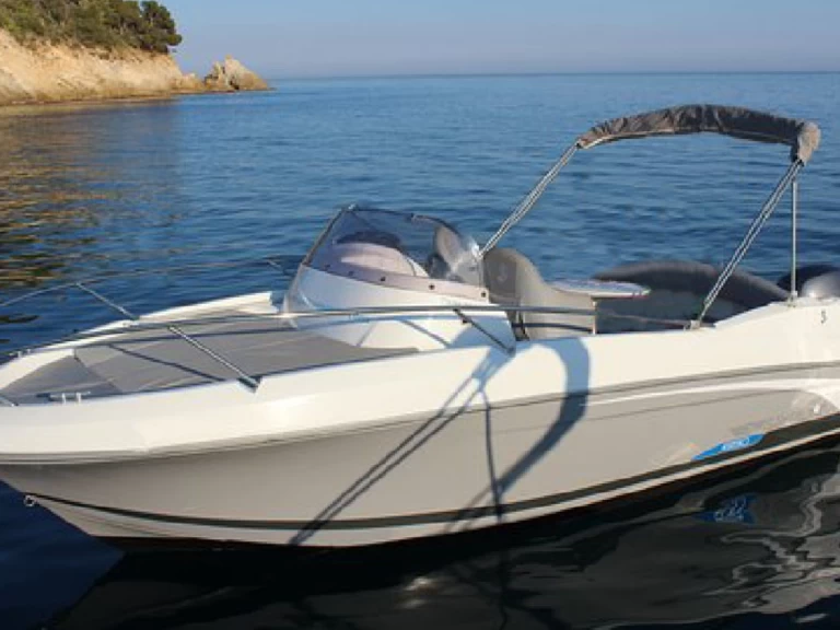 Wynajmij Motorówka z lub bez skippera Bénéteau w Mandelieu-la-Napoule