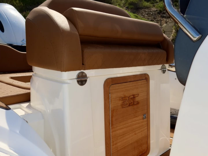 Wynajem łodzi Hyeres tanio Bsc 70 élégance