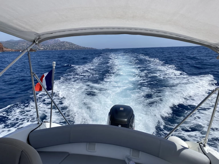 Wynajem w Mandelieu-la-Napoule- Bénéteau Flyer 650 Sun Deck na SamBoat