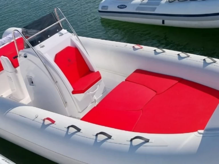 Wynajem łodzi Porto Siracusa tanio 23