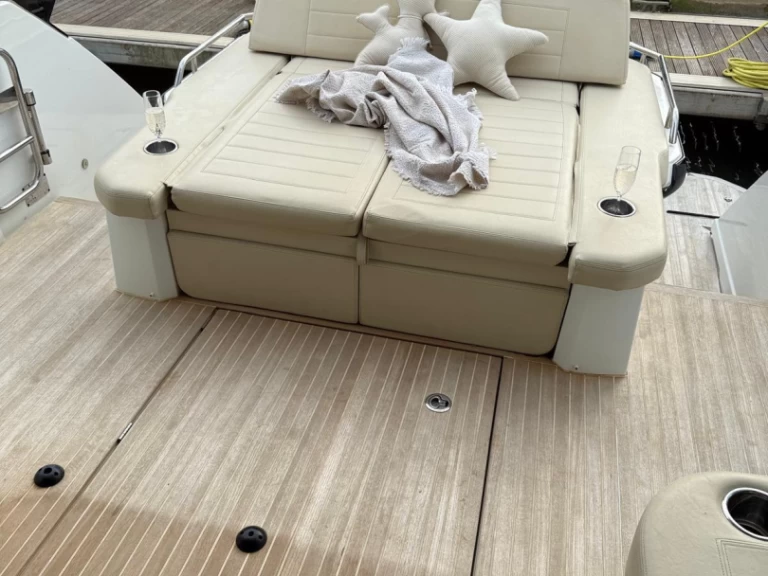 Wynajmij Motorówka z lub bez skippera Bénéteau w Porto Badino