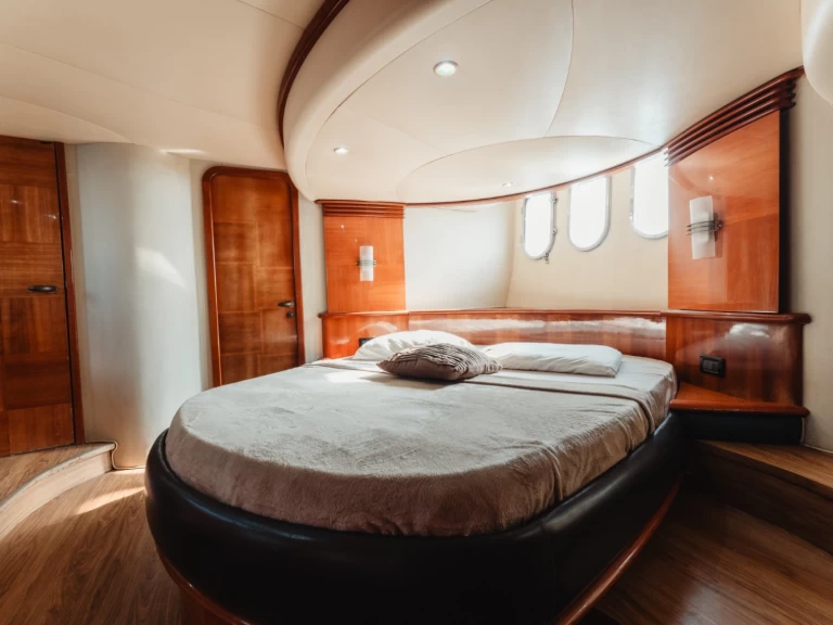 Wynajem łodzi Cartagena tanio Azimut 62