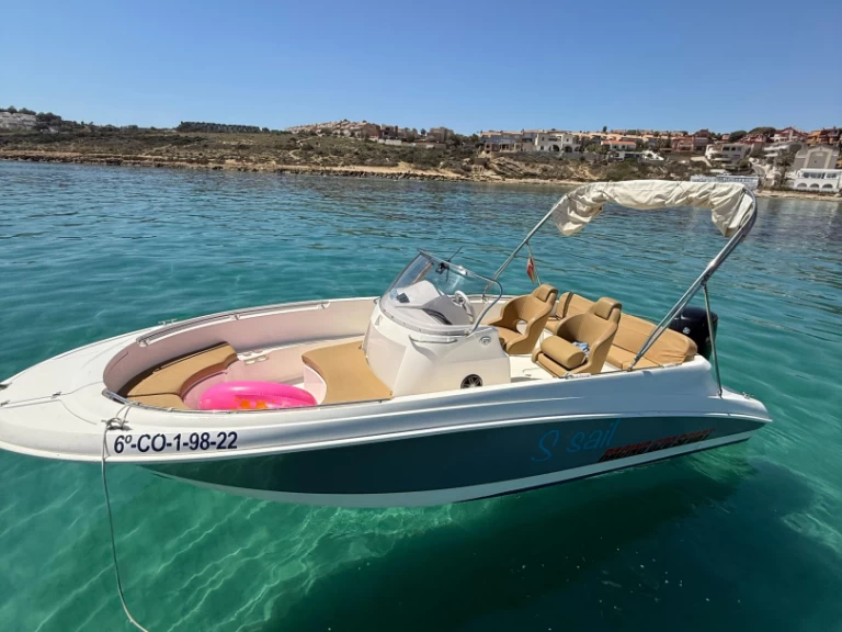 Wynajem Motorówka Remus z patentem 