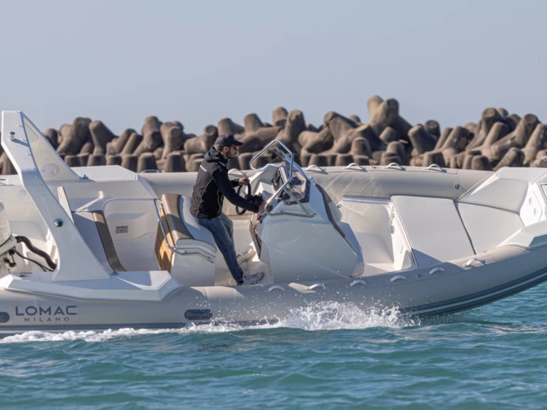 Lomac Lomac 710 IN między profesjonalistami a osobami prywatnymi w Hyeres