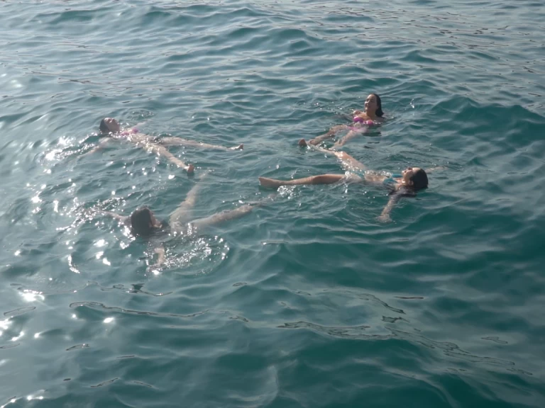 Żaglowiec do wynajmu w Badalona w najlepszej cenie