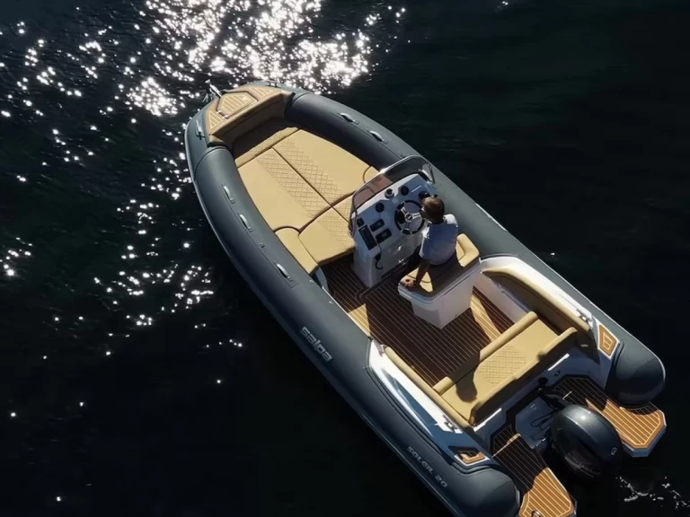 Wynajmij Łódż półsztywna z lub bez skippera Salpa w Juan-les-Pins