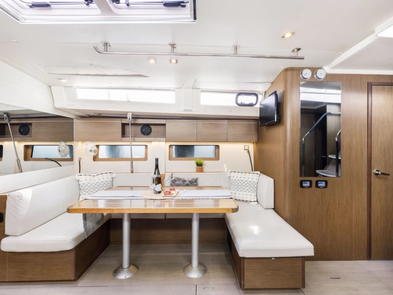 Żaglowiec do wynajmu w Rhodes (City) w najlepszej cenie