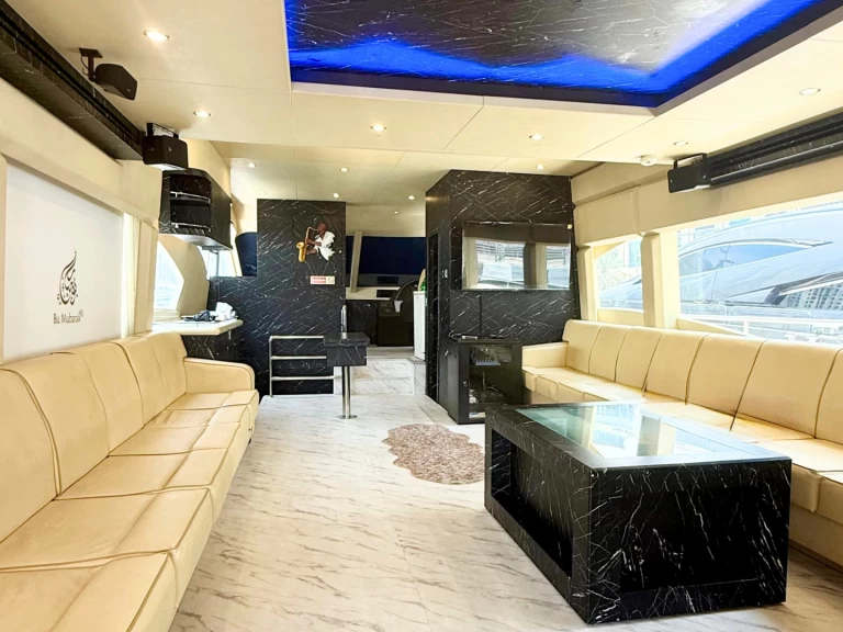 Wynajem Luksusowy jacht Dubai Marine z patentem 