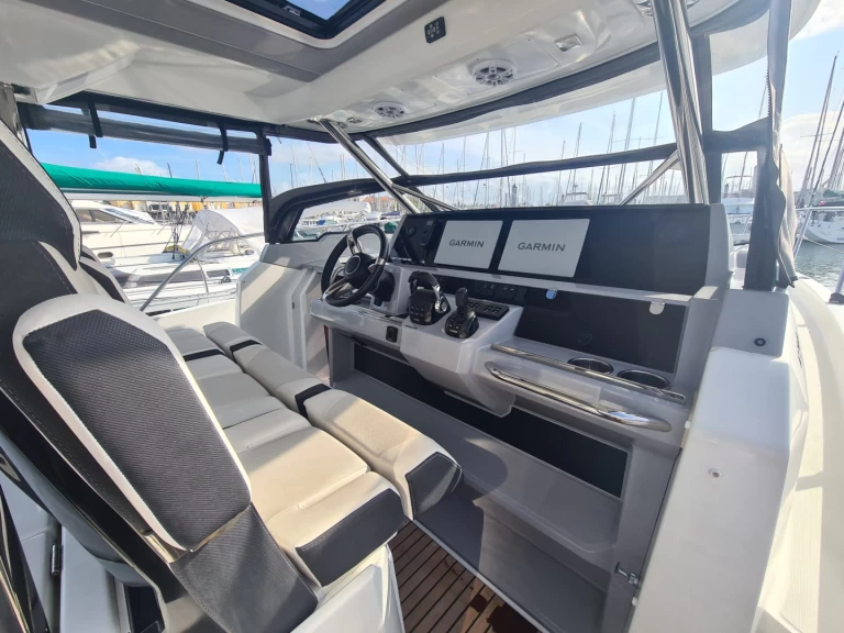 Wynajmij Jeanneau Cap Camarat 12.50 w Les Sables-d'Olonne