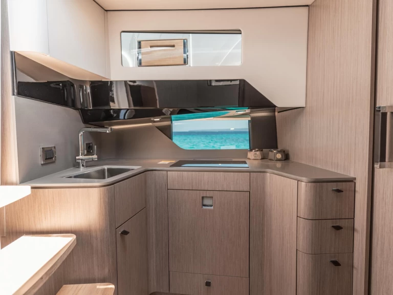 Wynajmij Motorówka z lub bez skippera Fjord w Ibiza Town