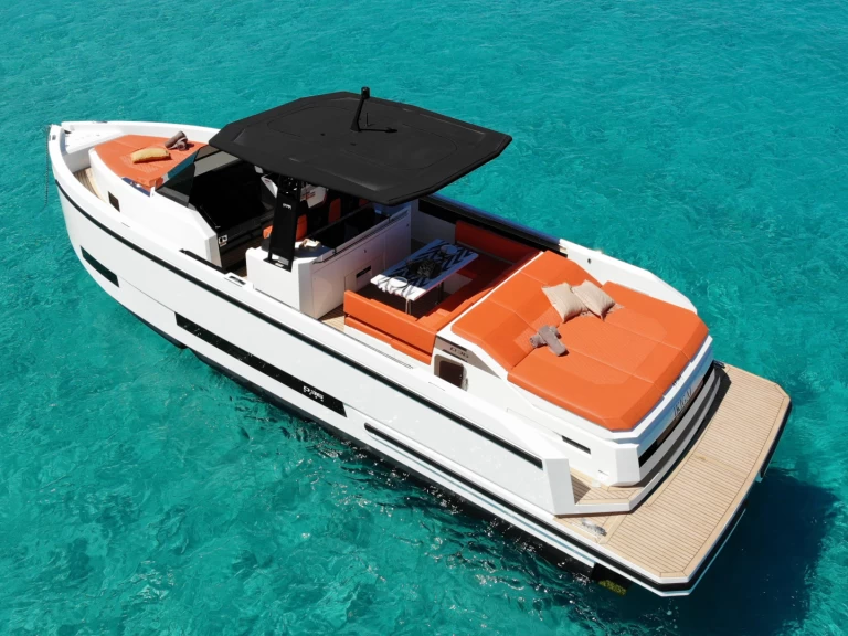 Motorówka do wynajmu w Ibiza Town w najlepszej cenie