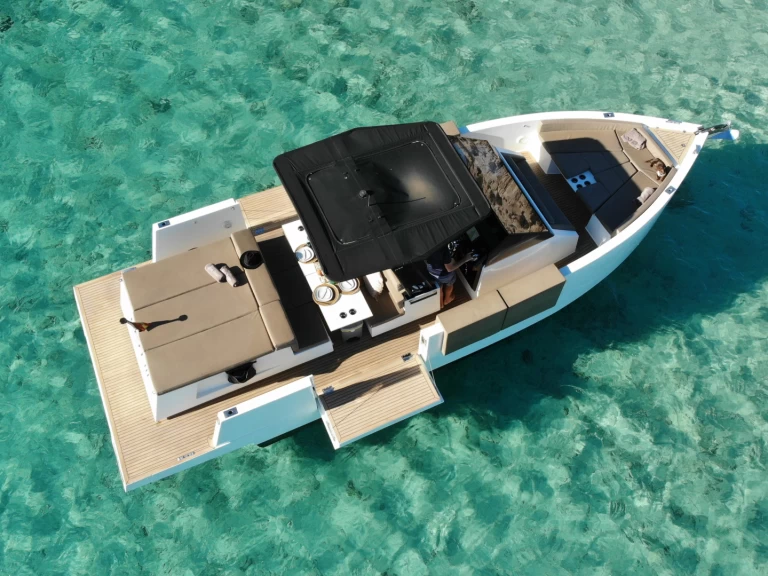 Wynajem Motorówka De Antonio z patentem 