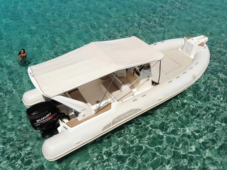 Wynajmij Capelli 770S w Ibiza Town