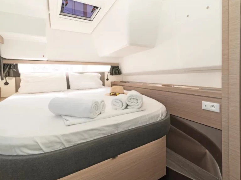 Katamaran do wynajmu w Tivat w najlepszej cenie