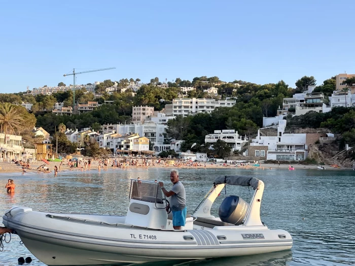 Łódż półsztywna do wynajmu w Ibiza Town w najlepszej cenie