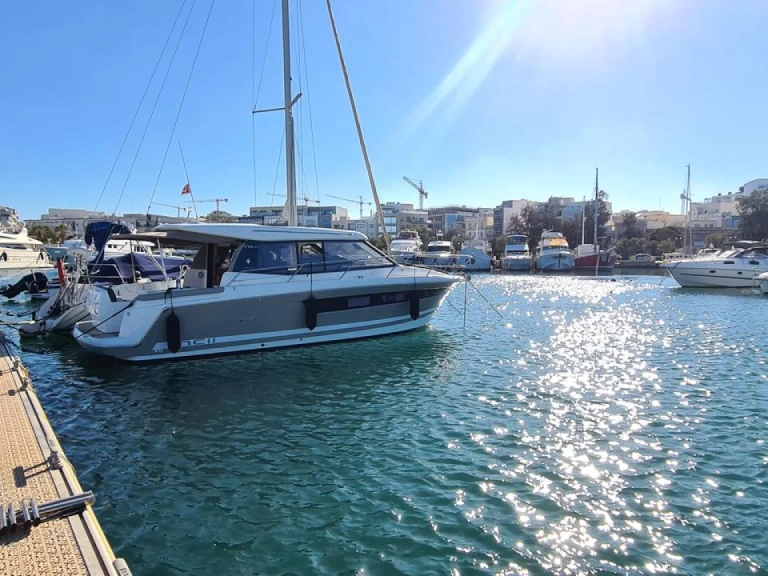 Wynajmij Motorówka z lub bez skippera Jeanneau w Gżira