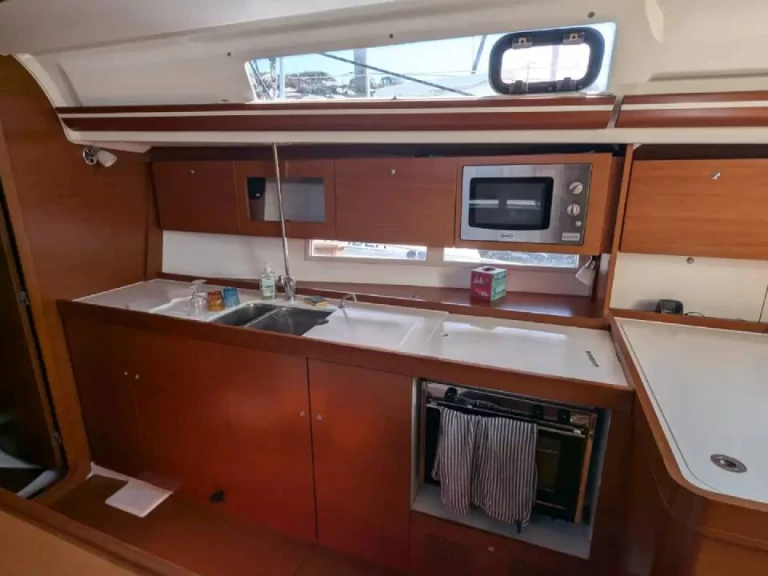 Wynajem Żaglowiec Dufour z patentem 