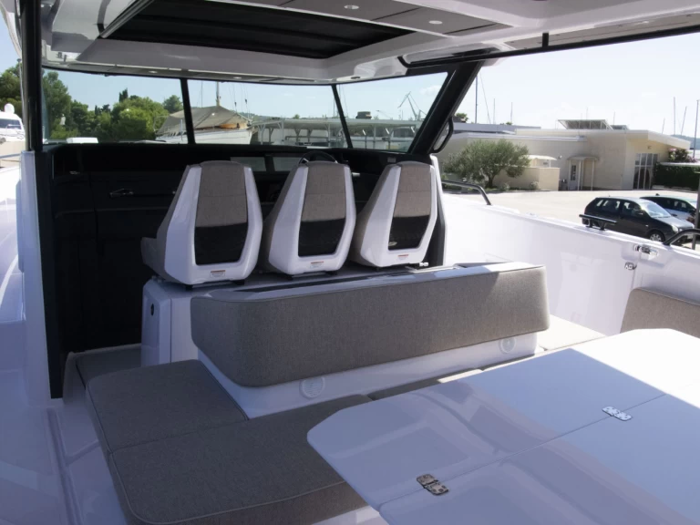 Wynajmij Axopar Axopar 45 Cross Top w Donji Seget