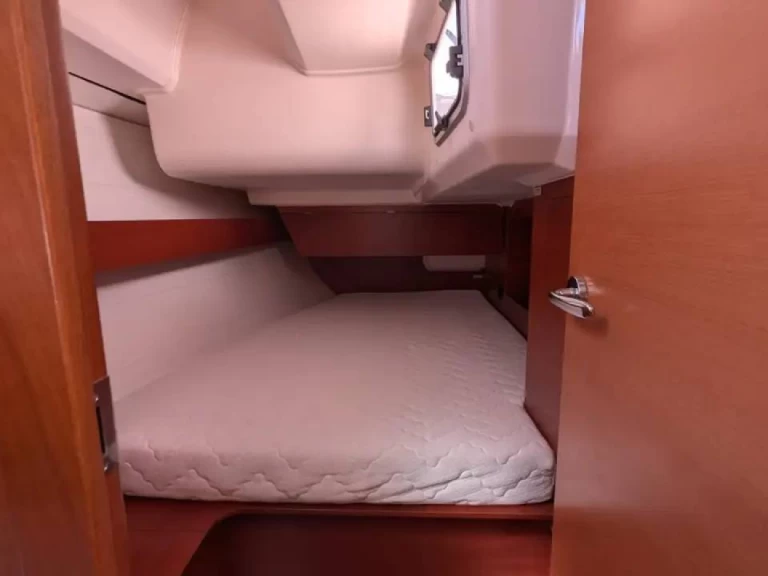 Wynajem Żaglowiec Dufour z patentem 