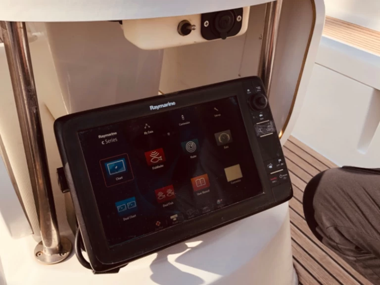Jeanneau Sun Odyssey 49i Performance między profesjonalistami a osobami prywatnymi w Kuşadası