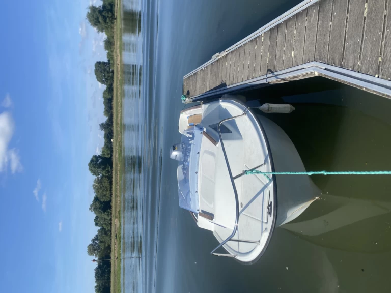 Wynajem Motorówka Bénéteau z patentem 