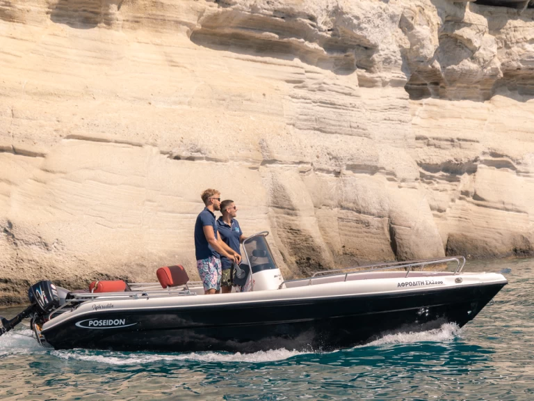 Wynajmij Motorówka z lub bez skippera Poseidon w Agía Kiriakí