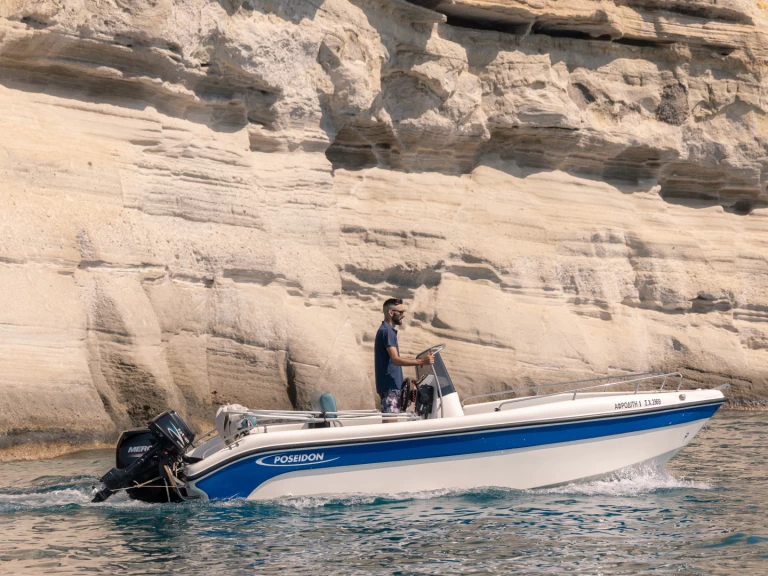 Wynajem łodzi Mílos tanio BLU WATER 185