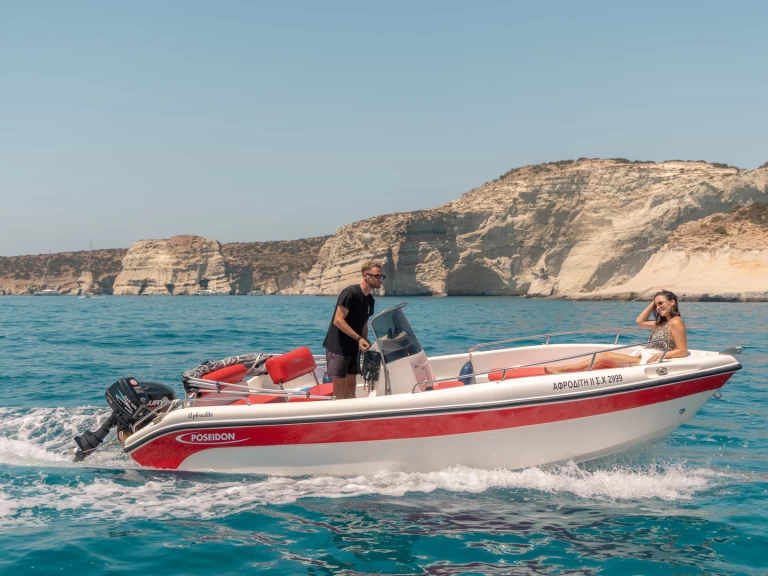 Motorówka do wynajmu w Mílos w najlepszej cenie