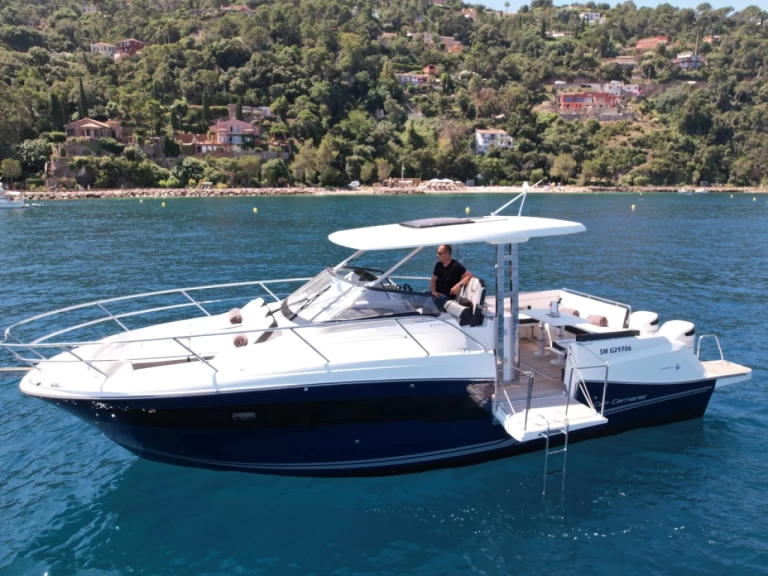 Wynajmij Jeanneau Cap Camarat 10.5 WA w Port La Napoule