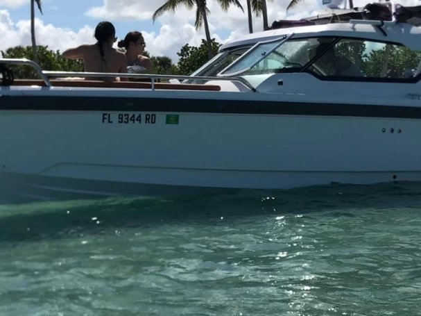 Wynajem Luksusowy jacht Axopar z patentem 