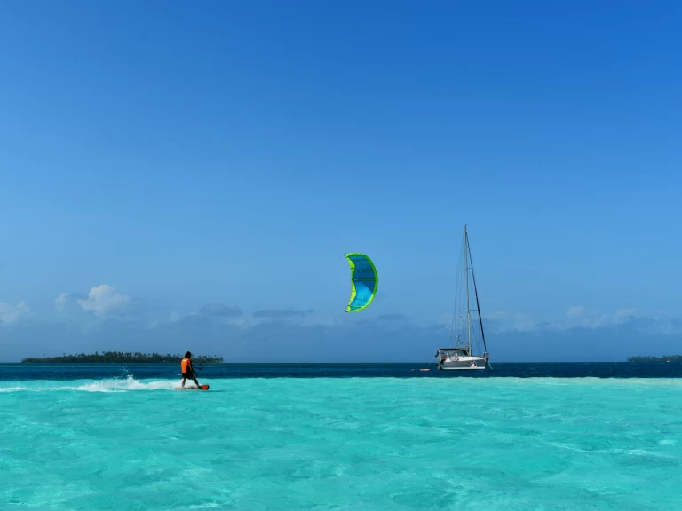 Jeanneau Sun Odyssey 45.2 między profesjonalistami a osobami prywatnymi w Taiohae