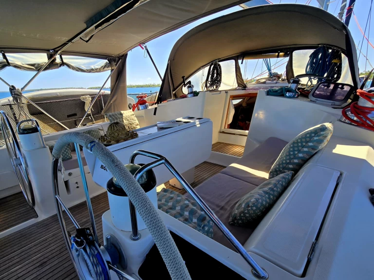 Wynajmij Jeanneau Sun Odyssey 45.2 w Taiohae