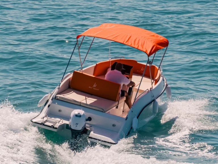 Wynajmij Bey Yacht 18 w Puerto Marina Benalmadena