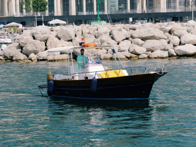 Wynajem Motorówka w Salerno - Fratelli Aprea Sorrento 7,50 open cruise