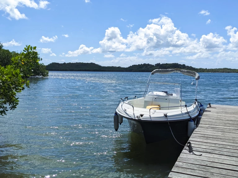 Wynajmij Motorówka z lub bez skippera Pacific Craft w Port-Louis