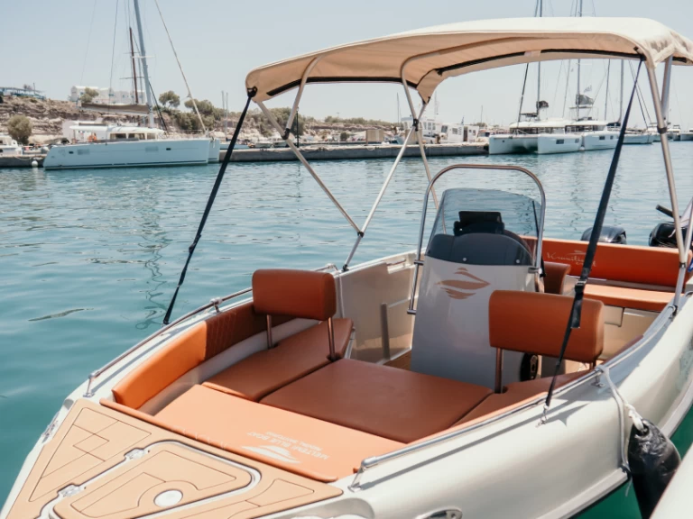 Motorówka do wynajmu w Vlychada w najlepszej cenie