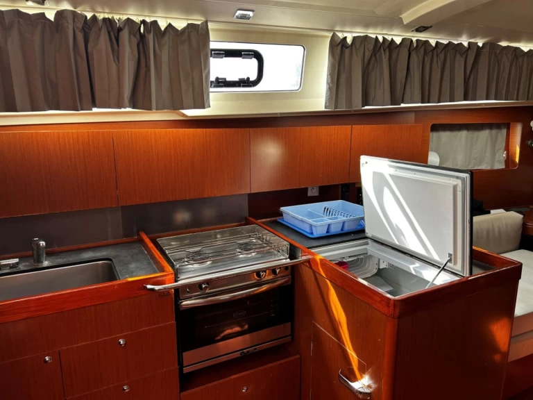 Wynajmij Żaglowiec z lub bez skippera Bénéteau w Gouvia