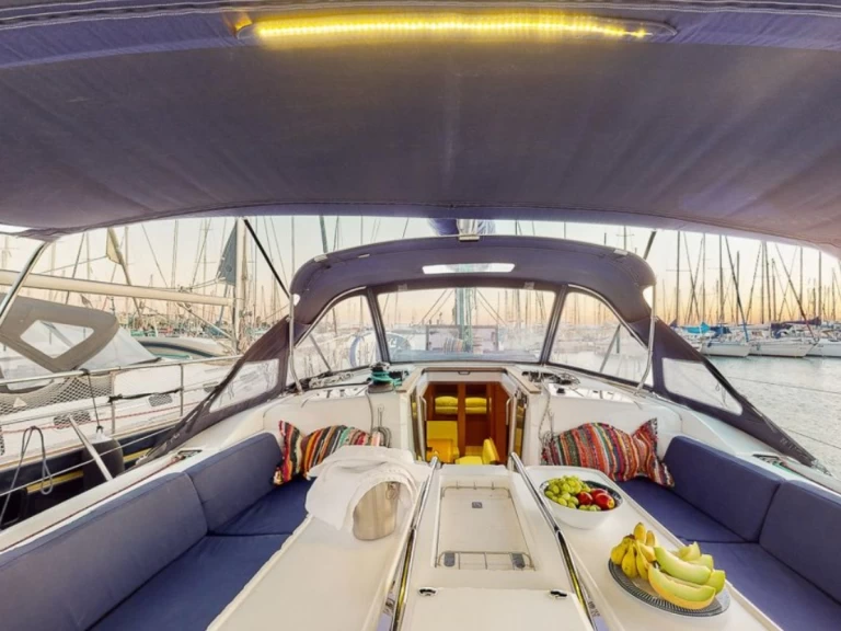 Wynajmij Jeanneau Jeanneau 469 w Alimos