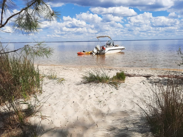 Kelt Fishlander 530 między profesjonalistami a osobami prywatnymi w Carcans