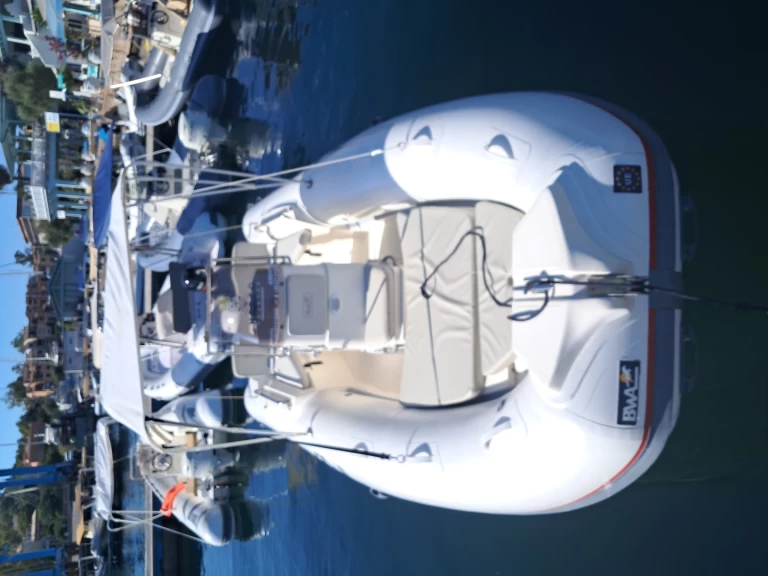 Wynajmij Łódż półsztywna z lub bez skippera Bwa w Arbatax Port