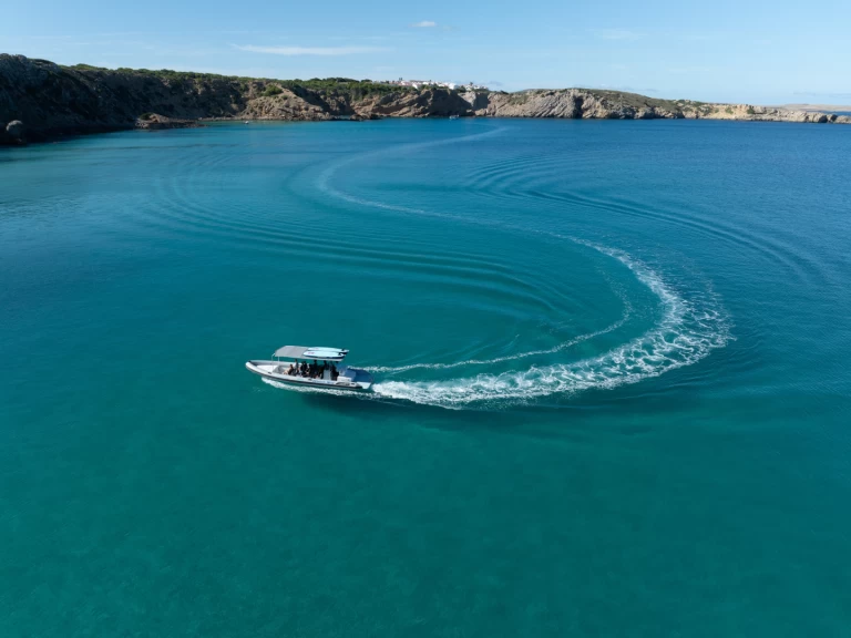 Wynajem Łódż półsztywna Hydrosport z patentem 