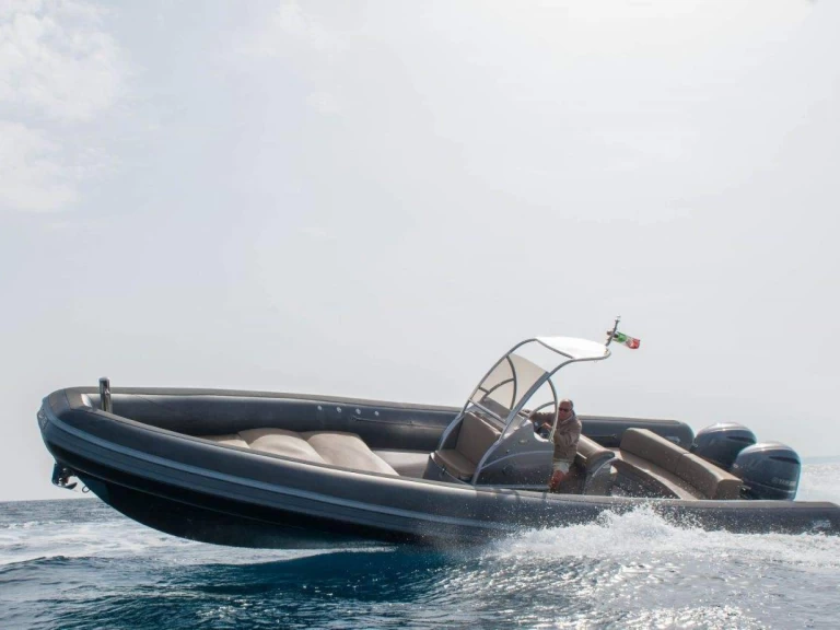 Łódż półsztywna do wynajmu w Bonifacio w najlepszej cenie