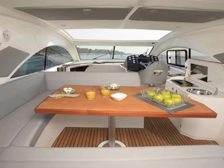 Wynajem Motorówka w Monako - MonteCarloYachts 42