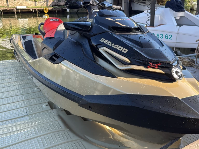 Wynajmij Sea-Doo RXT-X RS 325 w Mandelieu-la-Napoule