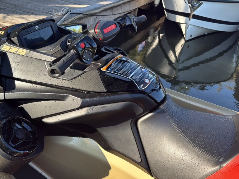 Wynajem łodzi Sea-Doo RXT-X RS 325 w Mandelieu-la-Napoule na SamBoat 