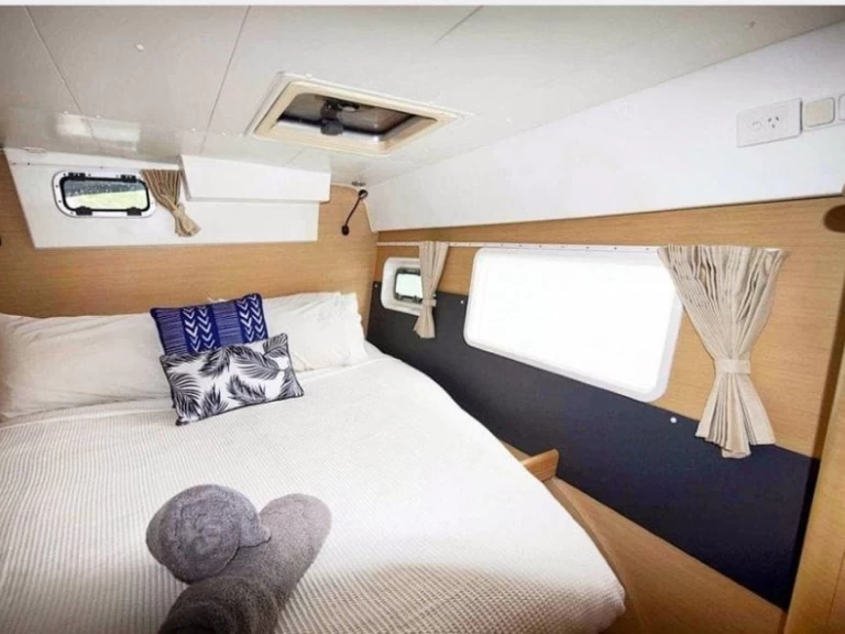 Wynajmij Katamaran z lub bez skippera Lagoon w Sant Antoni de Portmany