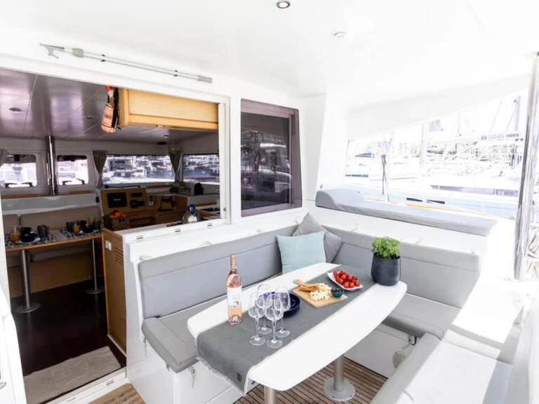 Wynajem łodzi Lagoon Lagoon 400 S2 w Sant Antoni de Portmany na SamBoat 