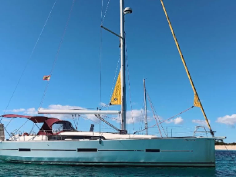 Żaglowiec do wynajmu w Ibiza Town w najlepszej cenie